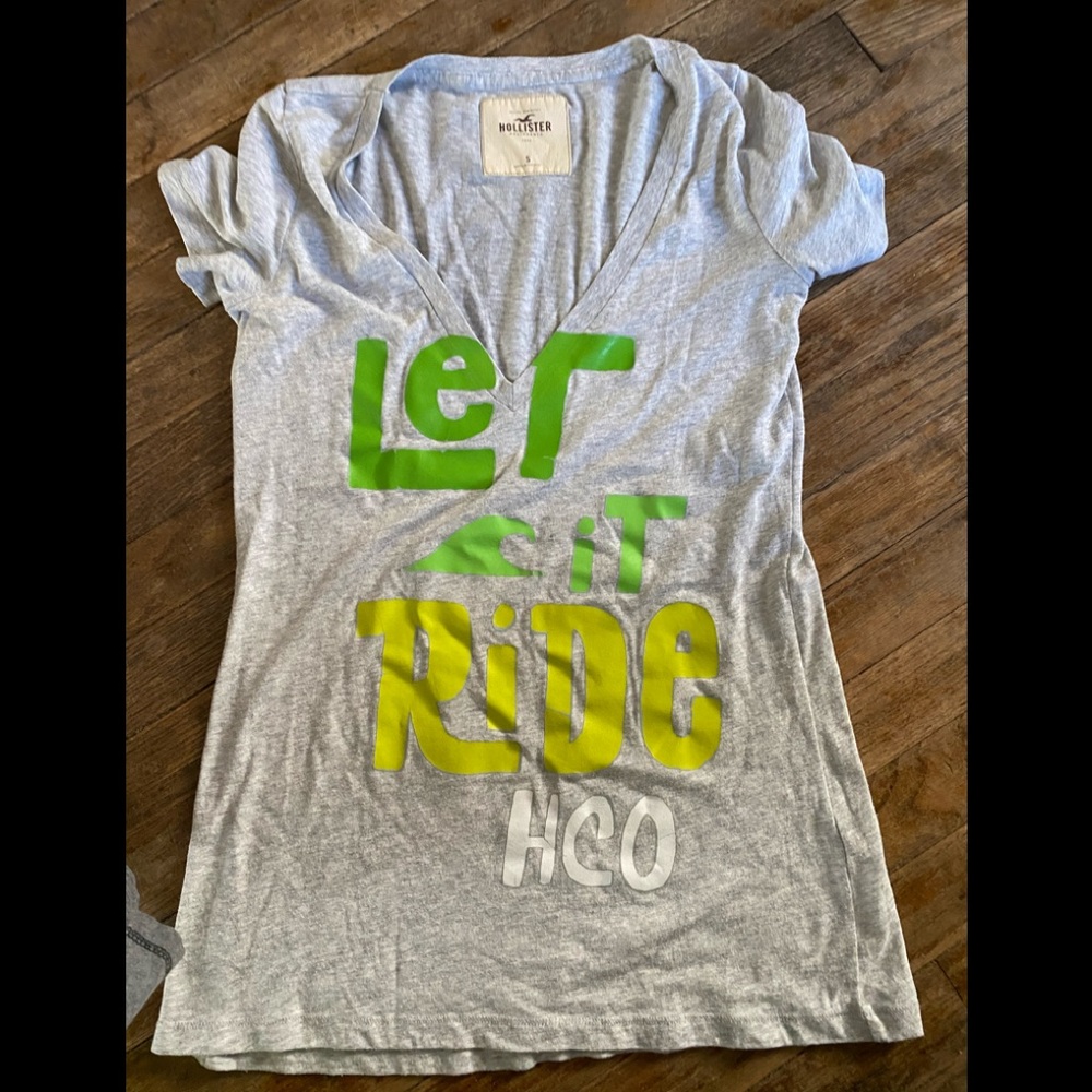 Hollister t shirt